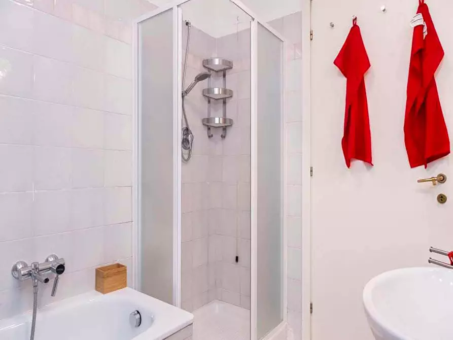 Immagine 24 di Camera in affitto  in Viale Monte Santo8 a Milano