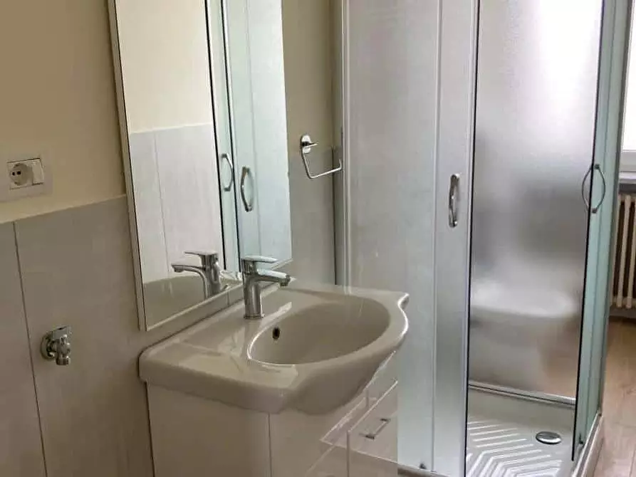 Immagine 21 di Camera in affitto  in Via Tiziano Vecellio46 a Torino