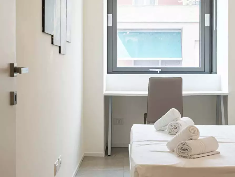Immagine 19 di Appartamento in affitto  in Via Ippolito Rosellini2 a Milano