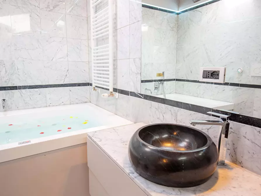 Immagine 10 di Appartamento in affitto  in Via de' Falegnami16 a Bologna