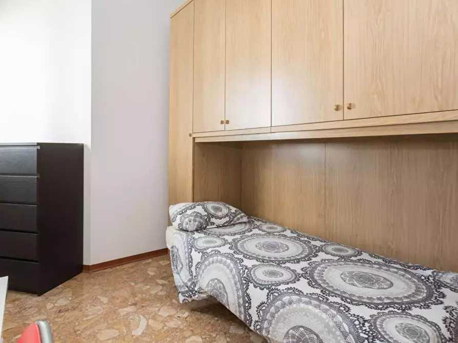 Immagine 25 di Camera in affitto  in Via Michele Saponaro a Milano