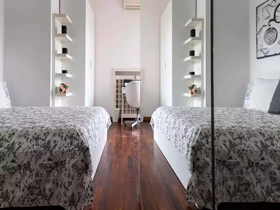 Immagine 5 di Camera in affitto  in Via Ippodromo9 a Milano