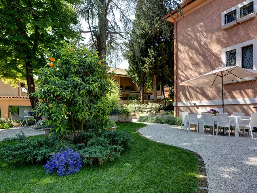 Immagine 43 di Appartamento in affitto  in Via Appia Pignatelli a Roma