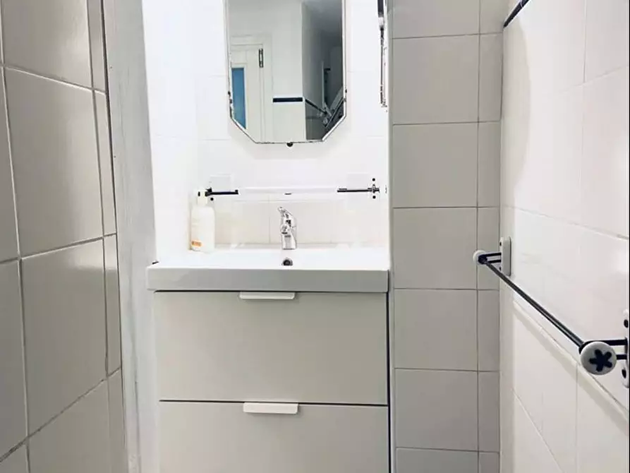 Immagine 6 di Appartamento in affitto  in Via dei Capocci19 a Roma