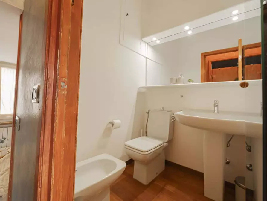 Immagine 25 di Appartamento in affitto  in Via Vettabbia1 a Milano