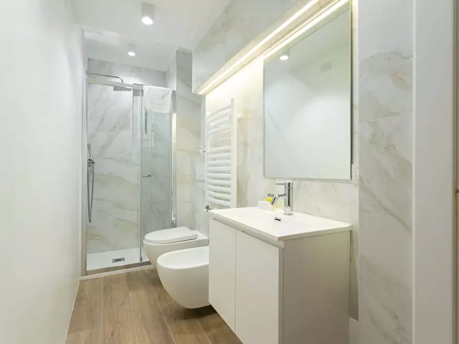 Immagine 10 di Appartamento in affitto  in Via Lecco5 a Milano