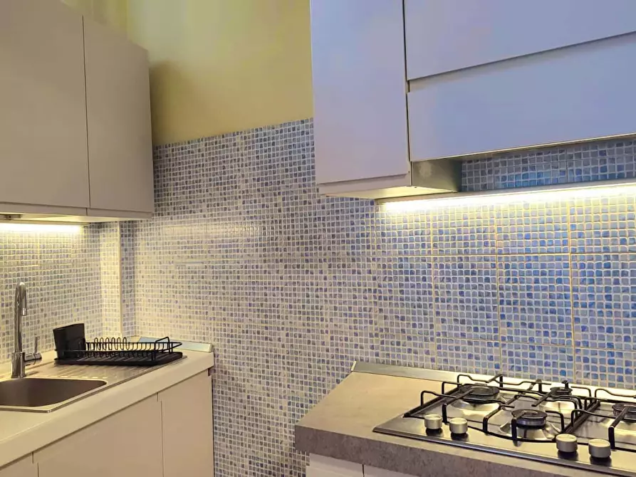 Immagine 8 di Appartamento in affitto  in Via Tavazzano a Milano