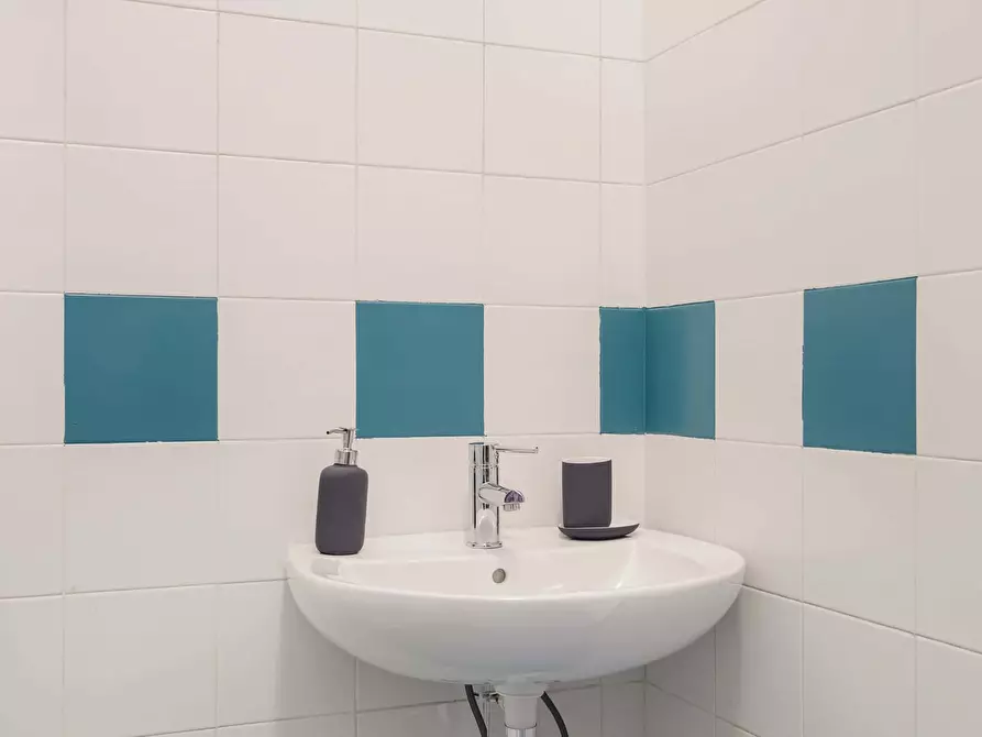 Immagine 5 di Camera in affitto  in Via Curtatone14 a Milano