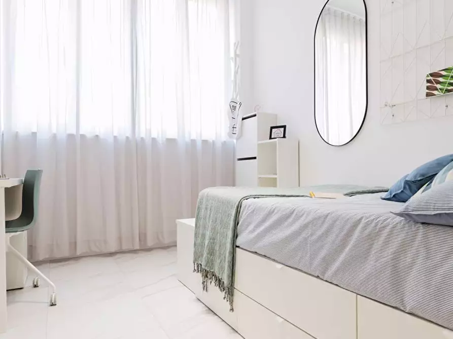 Immagine 2 di Camera in affitto  in Viale Bligny28 a Milano