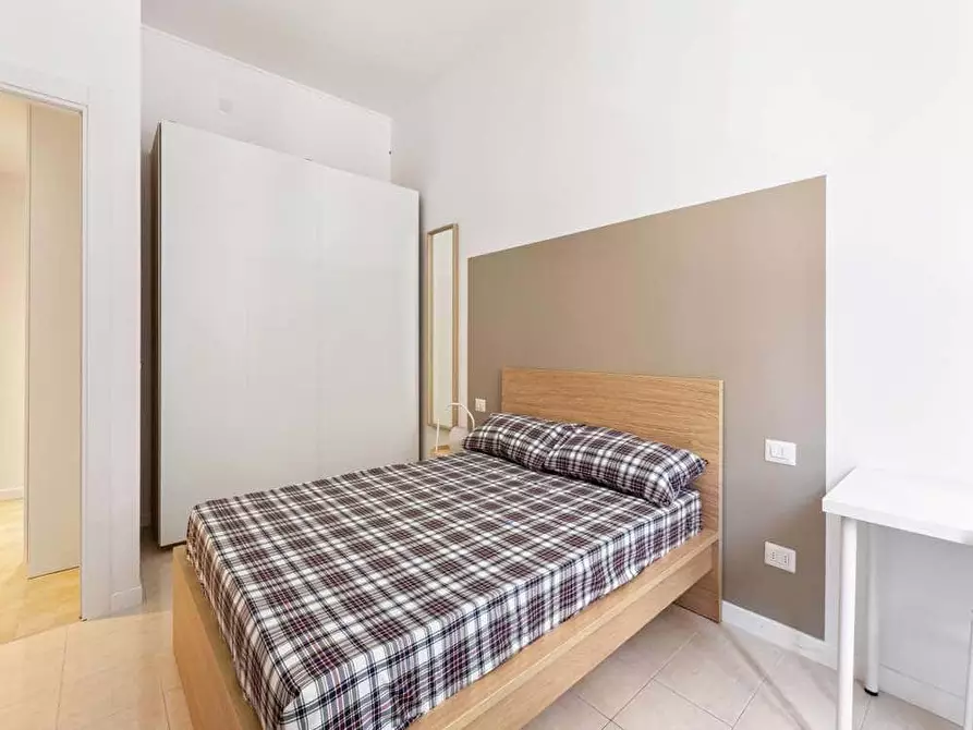 Immagine 3 di Camera in affitto  in Via Pantigliate6 a Milano