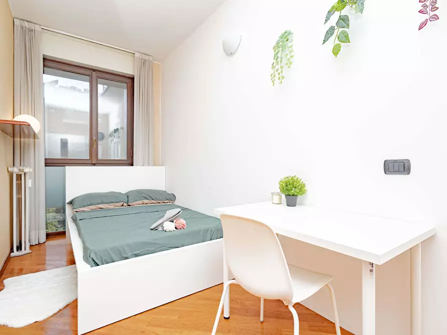 Immagine 3 di Camera in affitto  in Via Francesco Caracciolo77 a Milano