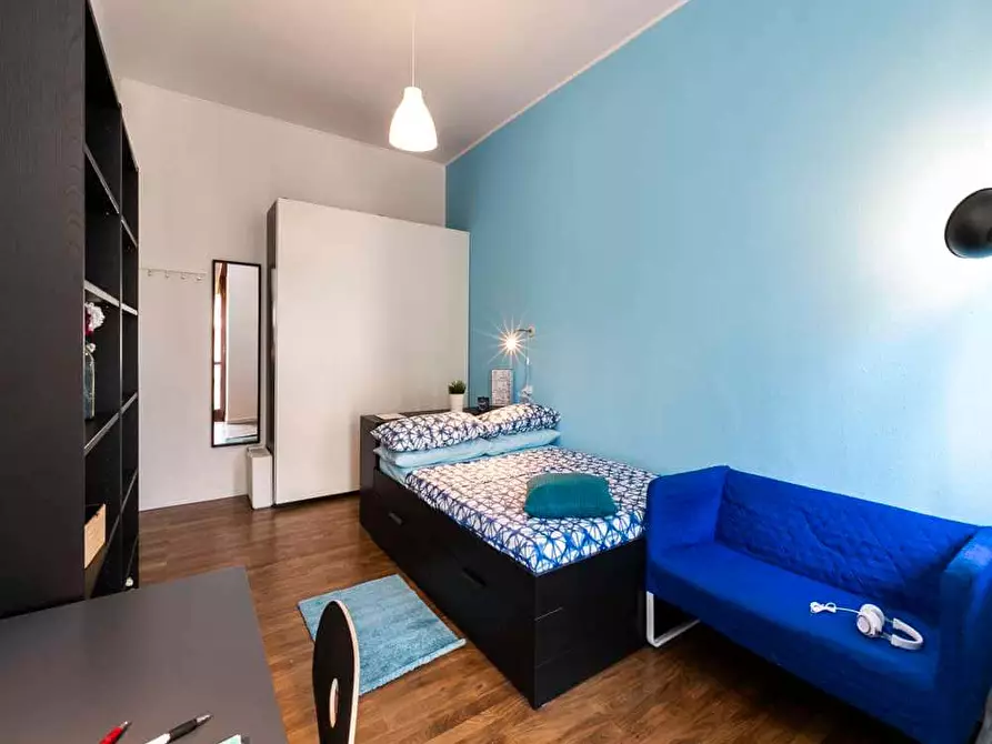 Immagine 5 di Camera in affitto  in Viale Beatrice D'Este4 a Milano