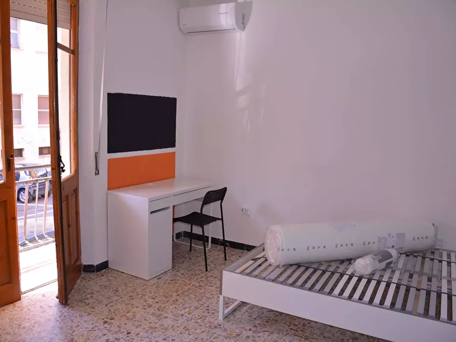 Immagine 1 di Camera in affitto  in Via Lombardia2 a Cagliari