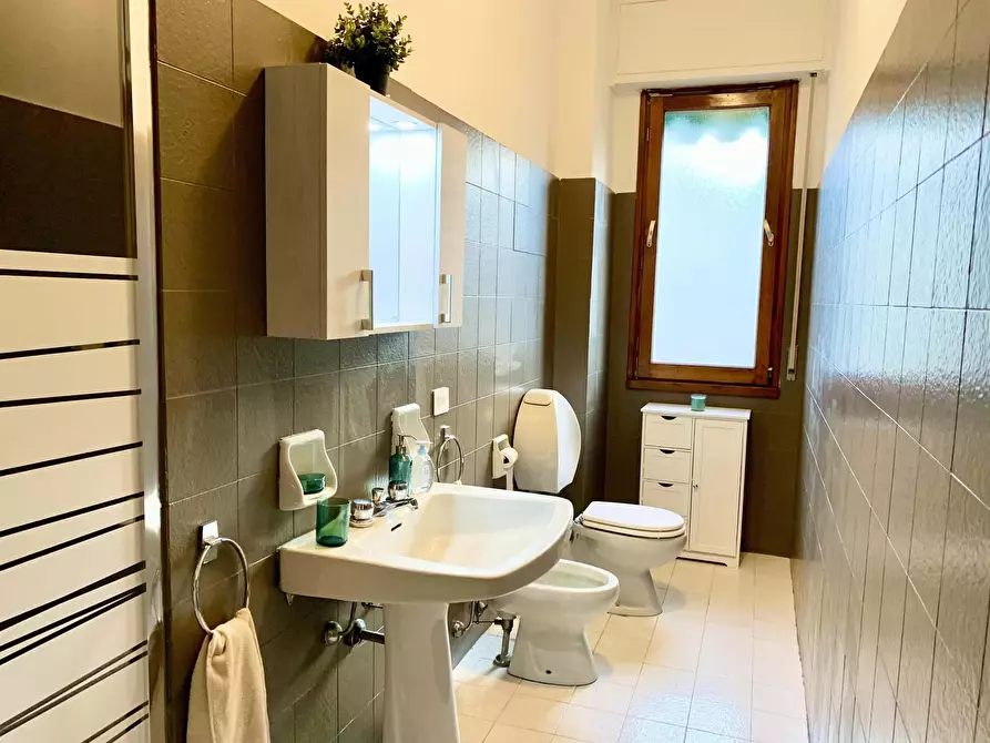 Immagine 19 di Camera in affitto  in Viale Francesco Redi45 a Firenze