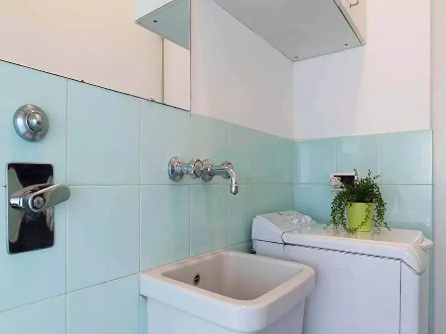 Immagine 19 di Camera in affitto  in Via Alzaia Naviglio Pavese44/46 a Milano