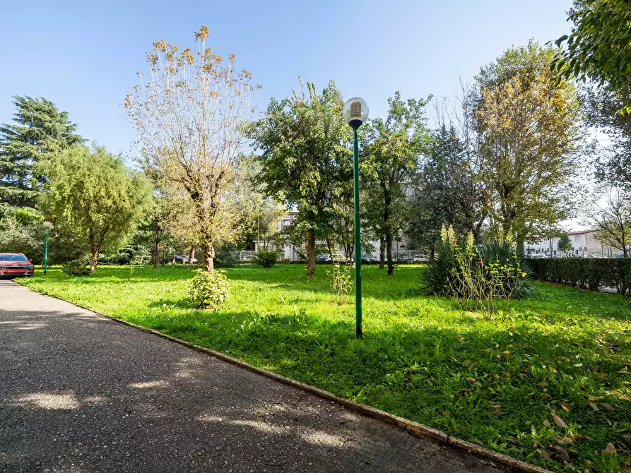 Immagine 54 di Appartamento in affitto  in Via delle Genziane3 a Milano