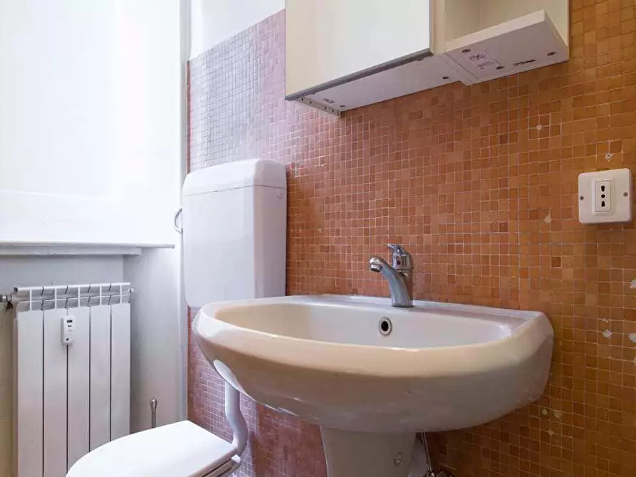 Immagine 11 di Camera in affitto  in Bastioni di Porta Volta13 a Milano