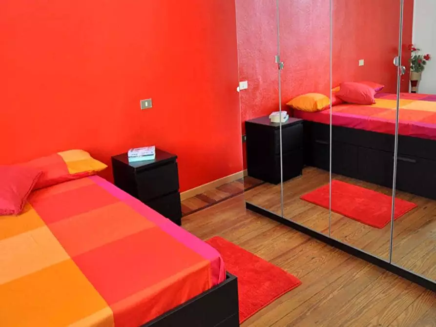 Immagine 2 di Camera in affitto  in Via Mauro Macchi2 a Milano