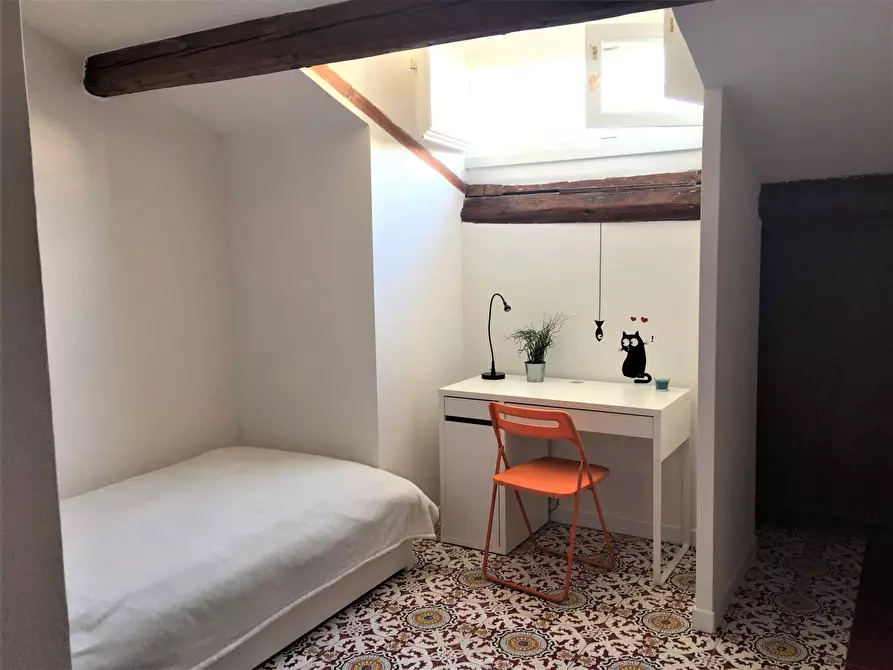 Immagine 2 di Camera in affitto  in Via della Cernaia38 a Firenze