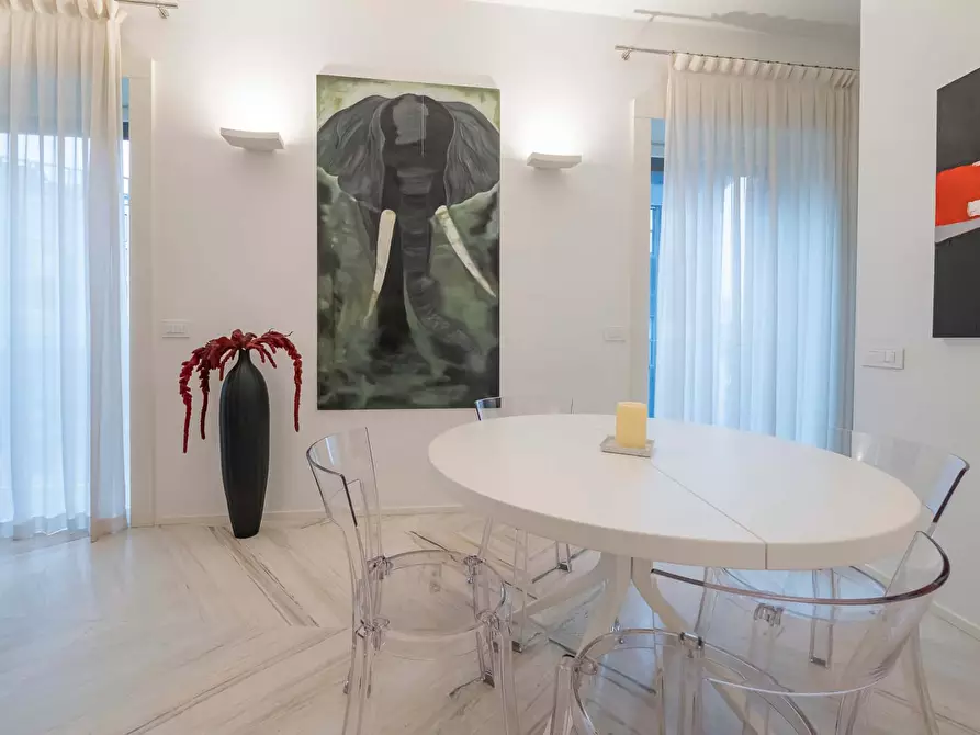 Immagine 27 di Appartamento in affitto  in Corso Europa10 a Milano