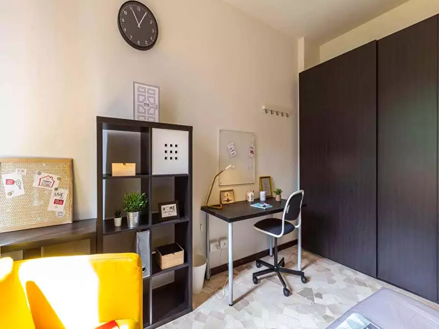 Immagine 7 di Camera in affitto  in Via Lorenteggio80 a Milano