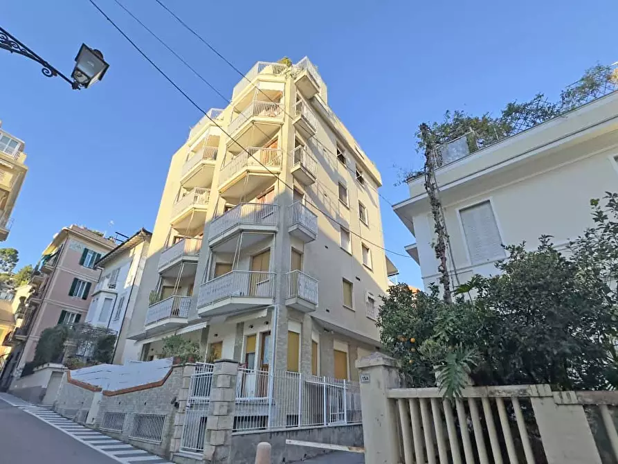 Immagine 18 di Appartamento in affitto  in Via Giovanni Pascoli13 a Alassio