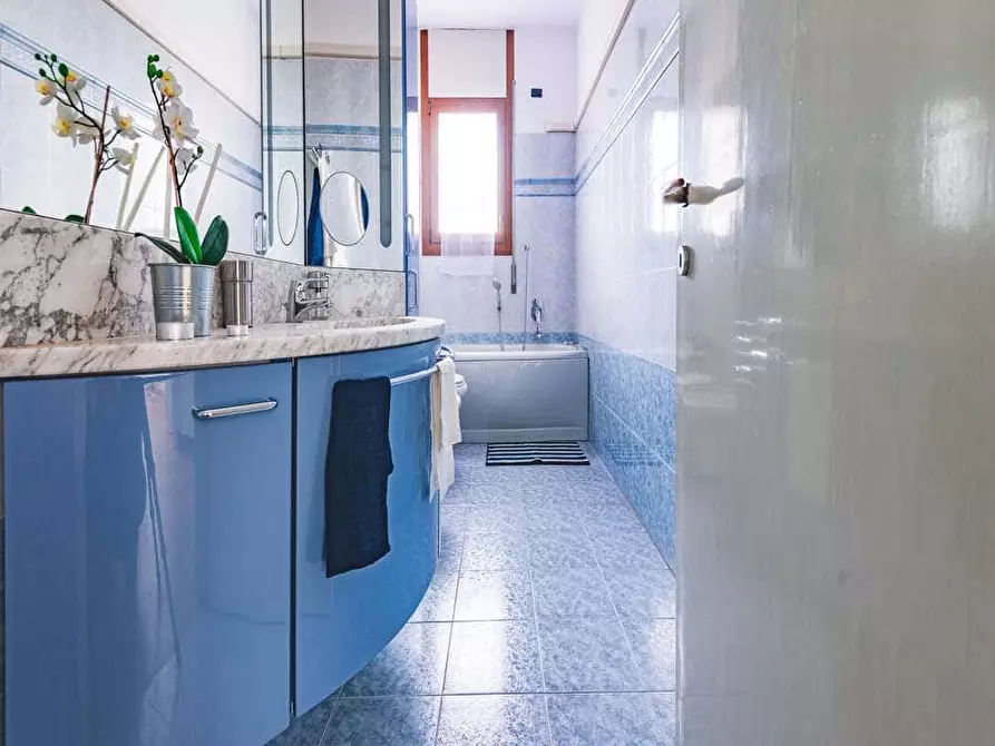 Immagine 8 di Camera in affitto  in Via Guido Guarini Matteucci1 a Milano