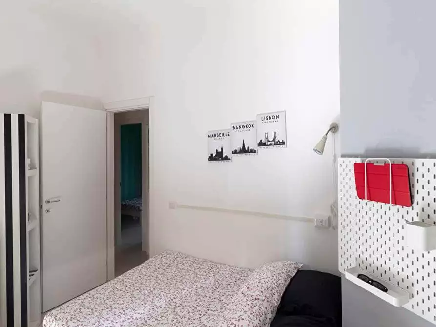 Immagine 6 di Camera in affitto  in Via Cadibona9 a Milano