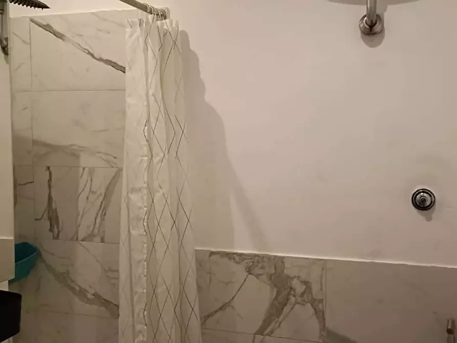 Immagine 12 di Camera in affitto  in Viale Leonardo da Vinci223 a Roma
