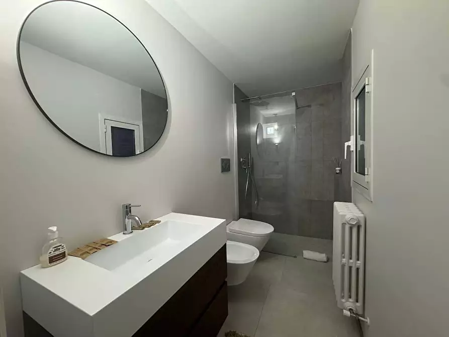 Immagine 13 di Appartamento in affitto  in Via dei Fienili43 a Roma