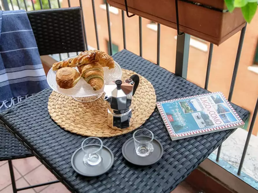 Immagine 45 di Appartamento in affitto  in Via Bellinzona a Como