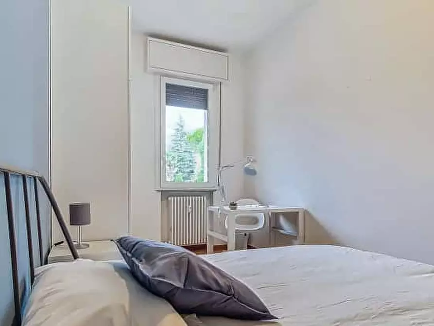 Immagine 1 di Camera in affitto  in Viale Roma60 a Forli'