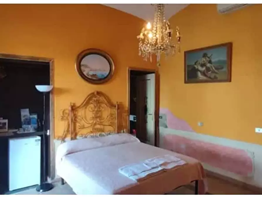 Immagine 1 di Camera in affitto  in Corso Caulino45 a Vico Equense