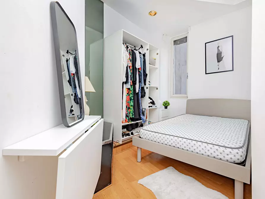 Immagine 3 di Camera in affitto  in Via Cesare Battisti13 a Milano