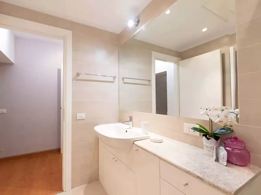 Immagine 14 di Appartamento in affitto  in Via Aurora31 a Roma