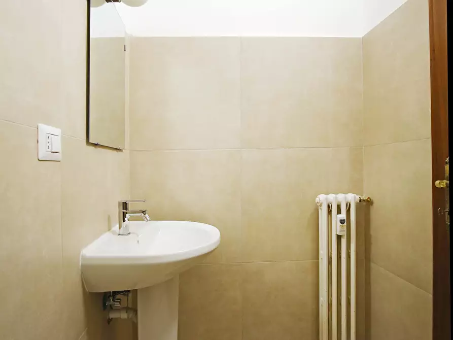 Immagine 15 di Camera in affitto  in Via Carlo Marx6 a Milano