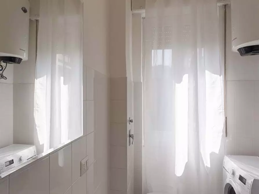 Immagine 30 di Camera in affitto  in Viale San Gimignano4 a Milano