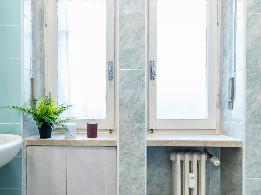 Immagine 15 di Camera in affitto  in Via Elba a Torino