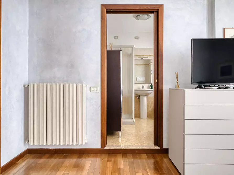 Immagine 19 di Appartamento in affitto  in Via Scaldasole6 a Milano