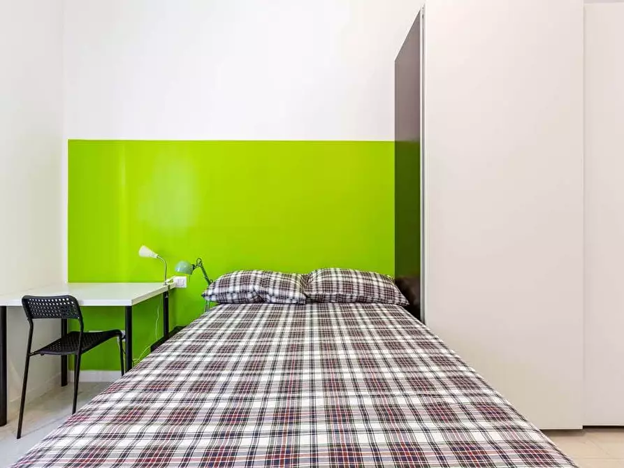 Immagine 2 di Camera in affitto  in Via Pantigliate6 a Milano