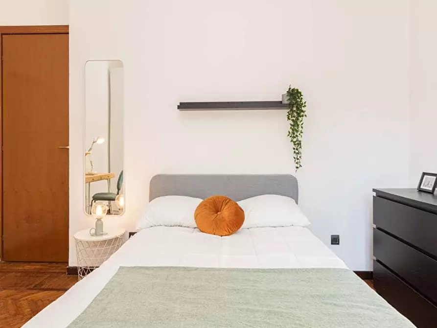 Immagine 3 di Camera in affitto  in Via Giuseppe Regaldi17 a Milano