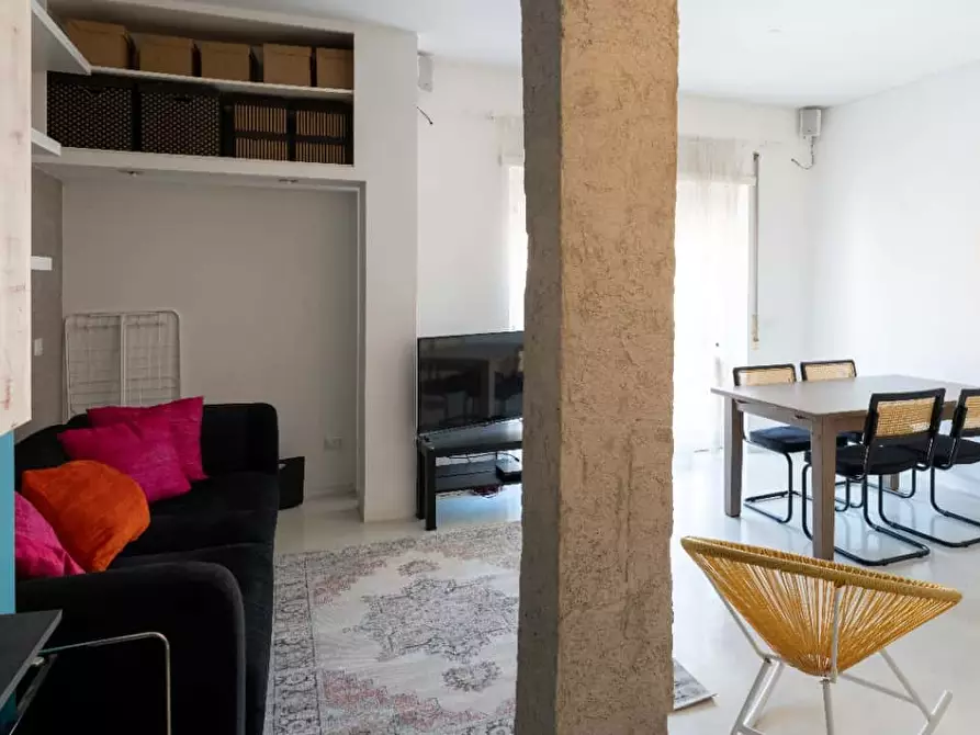 Immagine 21 di Appartamento in affitto  in Via dei Bruzi16 a Roma