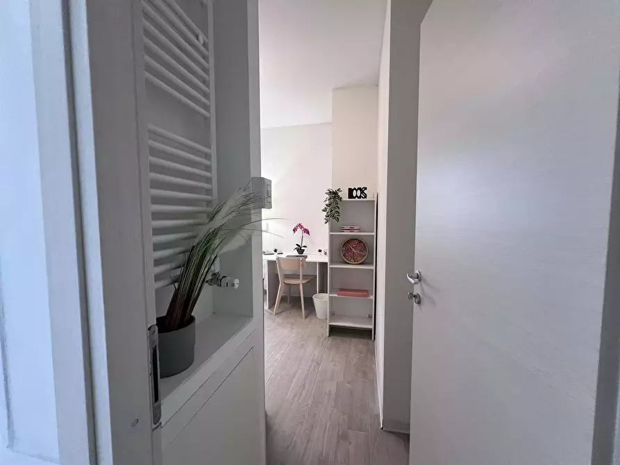 Immagine 16 di Camera in affitto  in Via Genova19 a Bologna