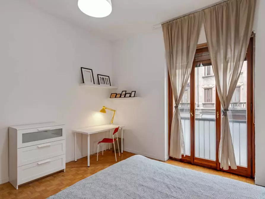 Immagine 6 di Camera in affitto  in Via Curtatone14 a Milano