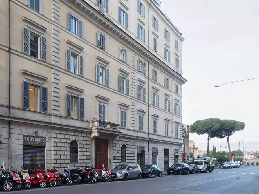 Immagine 19 di Appartamento in affitto  in Via Cavour310 a Roma