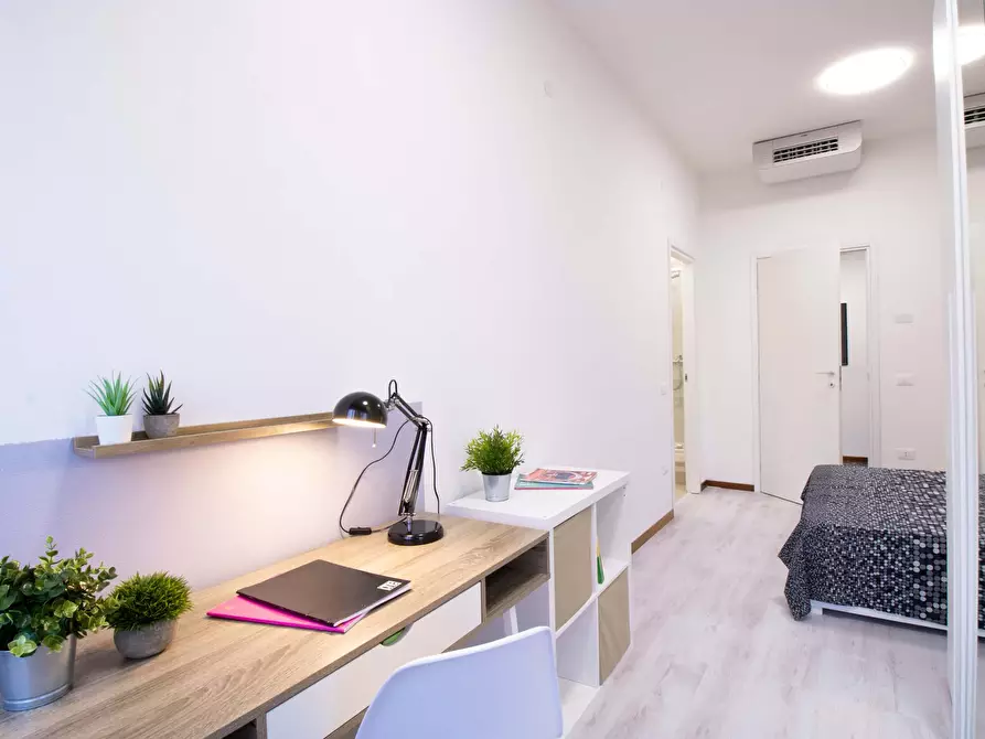 Immagine 1 di Camera in affitto  in Via Fiumicello a Verona