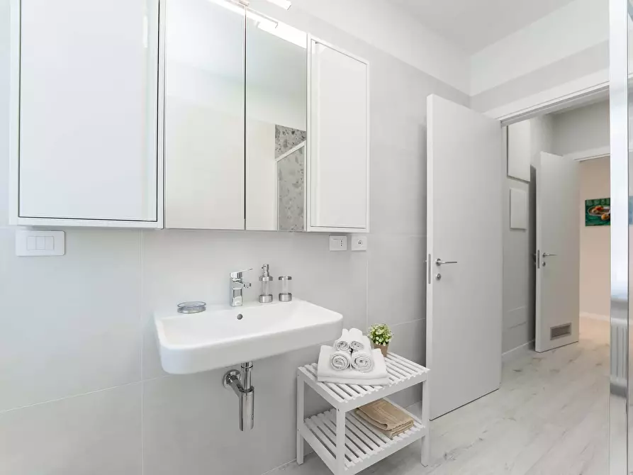 Immagine 19 di Appartamento in affitto  in Via Alfredo Comandini4 a Milano