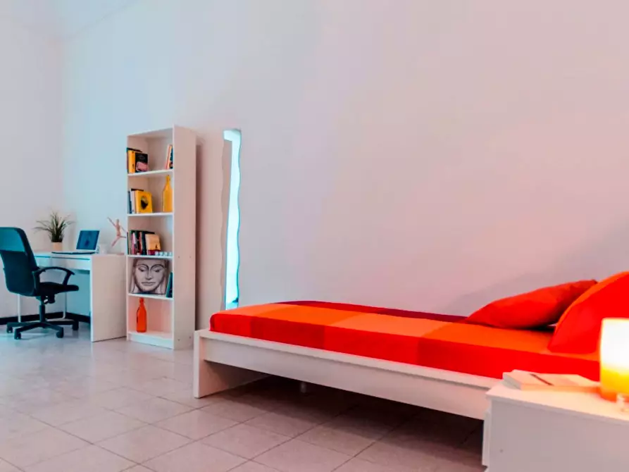 Immagine 2 di Camera in affitto  in Via Alfonso Bonafous2 a Torino