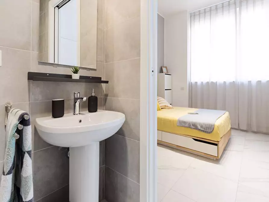 Immagine 9 di Camera in affitto  in Viale Bligny28 a Milano