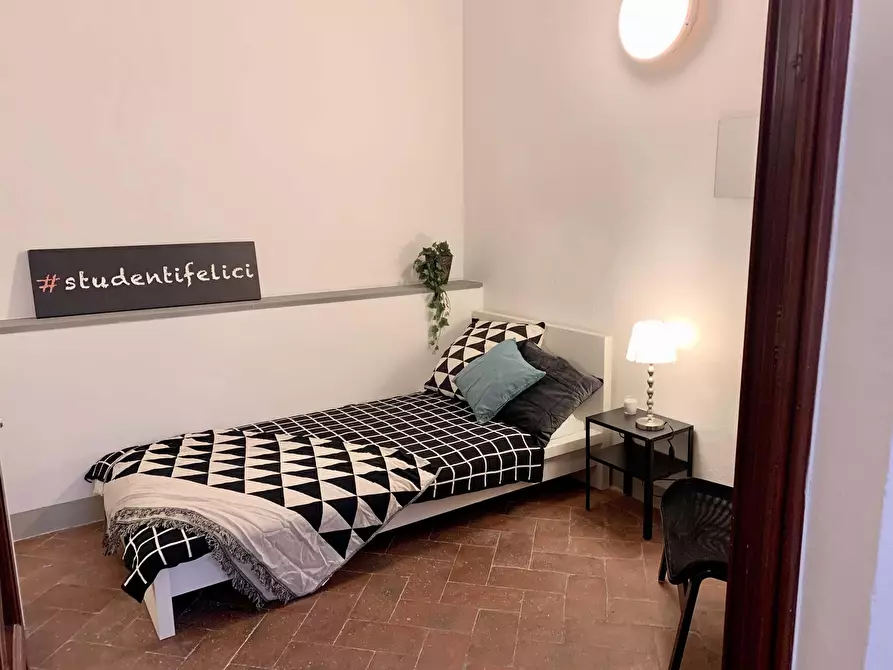 Immagine 1 di Camera in affitto  in Via Sant'Antonino13 a Firenze